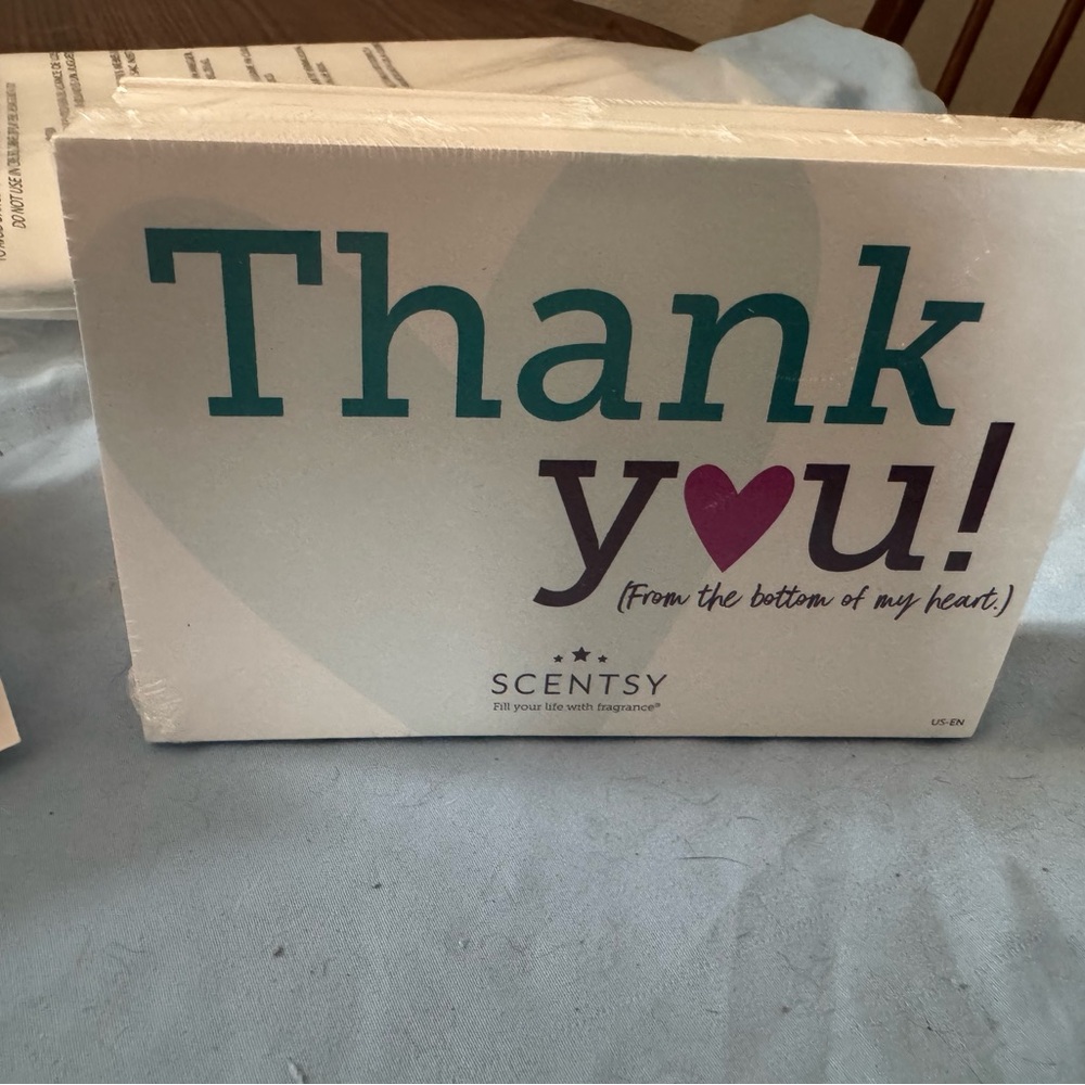 Scentsy consultant’s sales accessories.Sales bags, thank you cards & postcards. - Picture 5 of 6